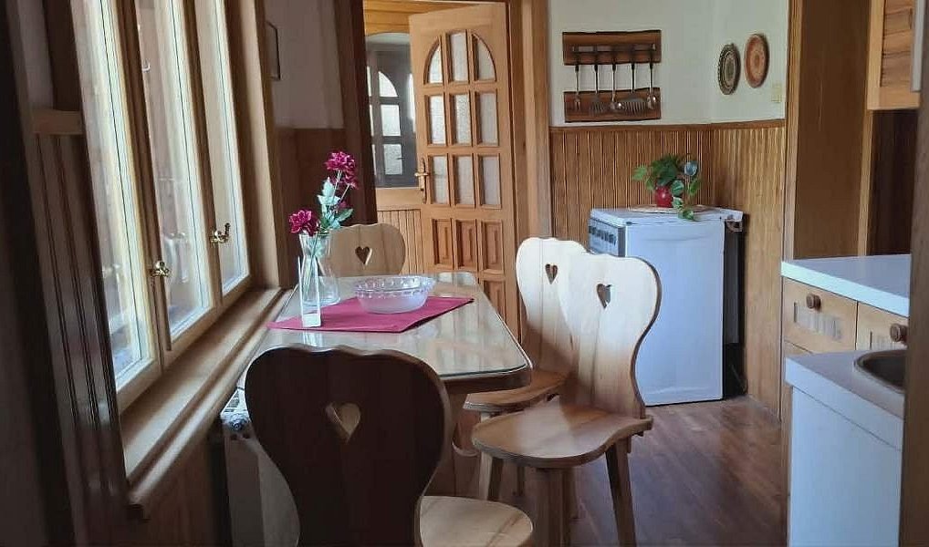 Prodej domu 350 m² s pozemkem 1 963 m², Ivaň – náhled fotky 13