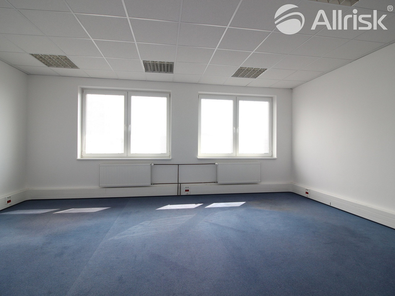 Pronájem kanceláře 436 m² — photo 2