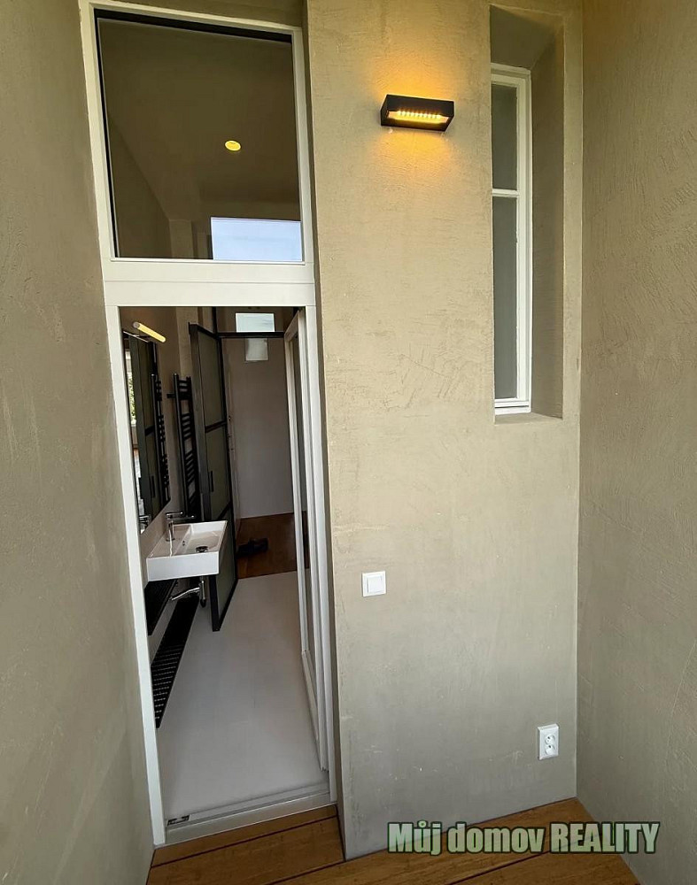 Pronájem bytu 2+kk 55 m² — photo 2