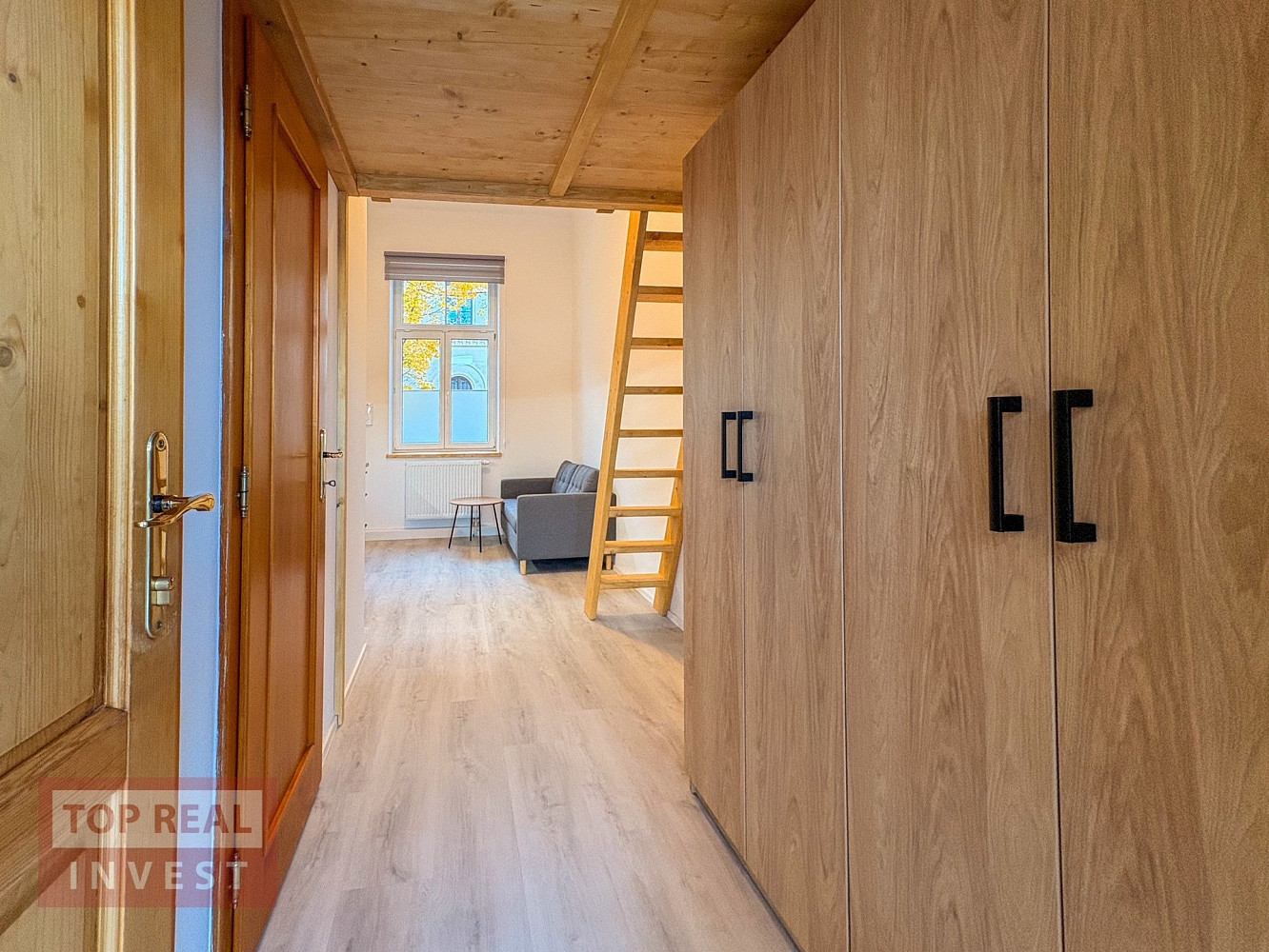 Pronájem bytu 1+kk 15 m² – pohled 2