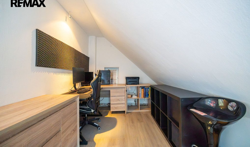 Prodej domu 259 m² s pozemkem 812 m², Jaroměř – náhled fotky 2