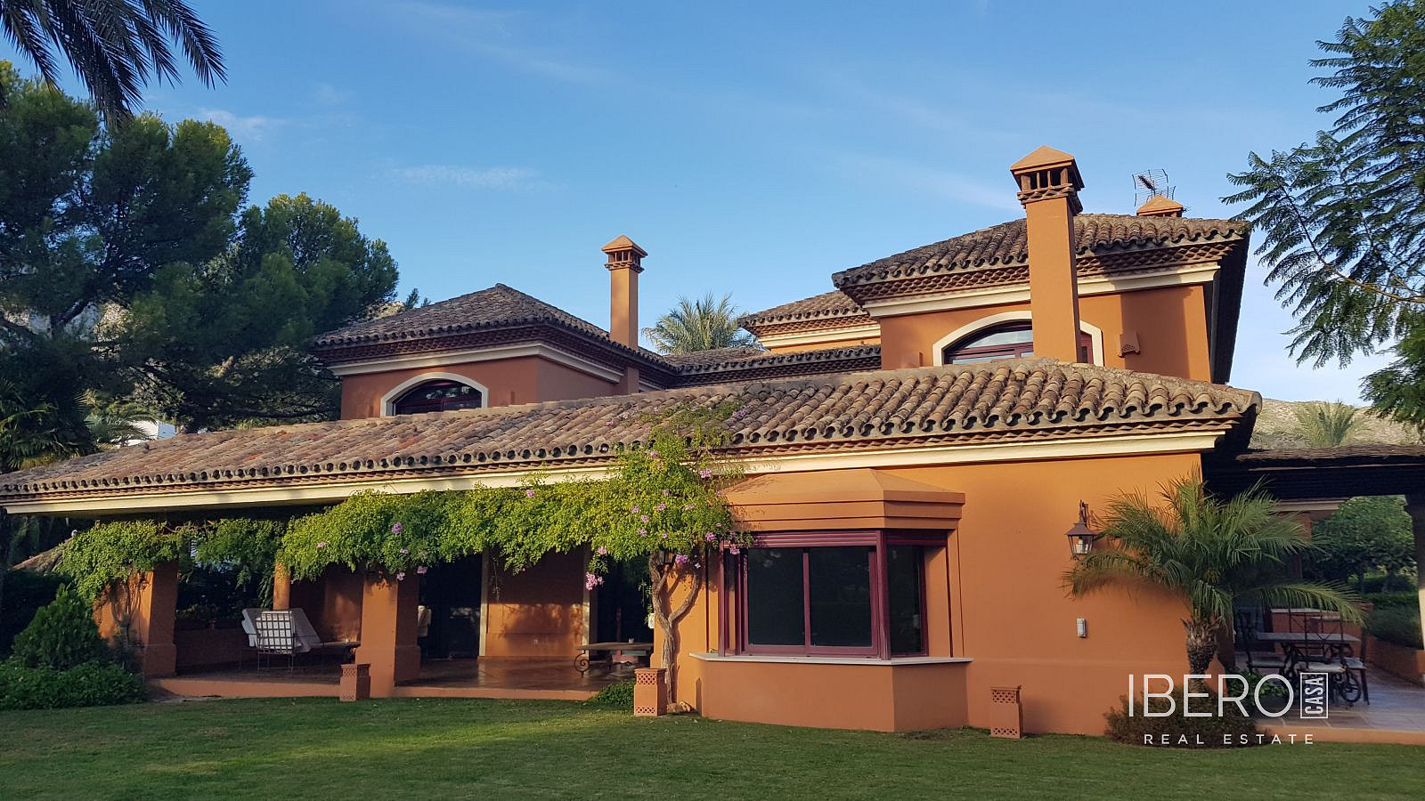 Prodej domu 828 m² s pozemkem 1 475 m²