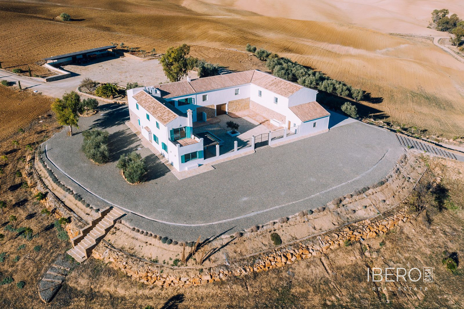 Prodej domu 630 m² s pozemkem 270 000 m²