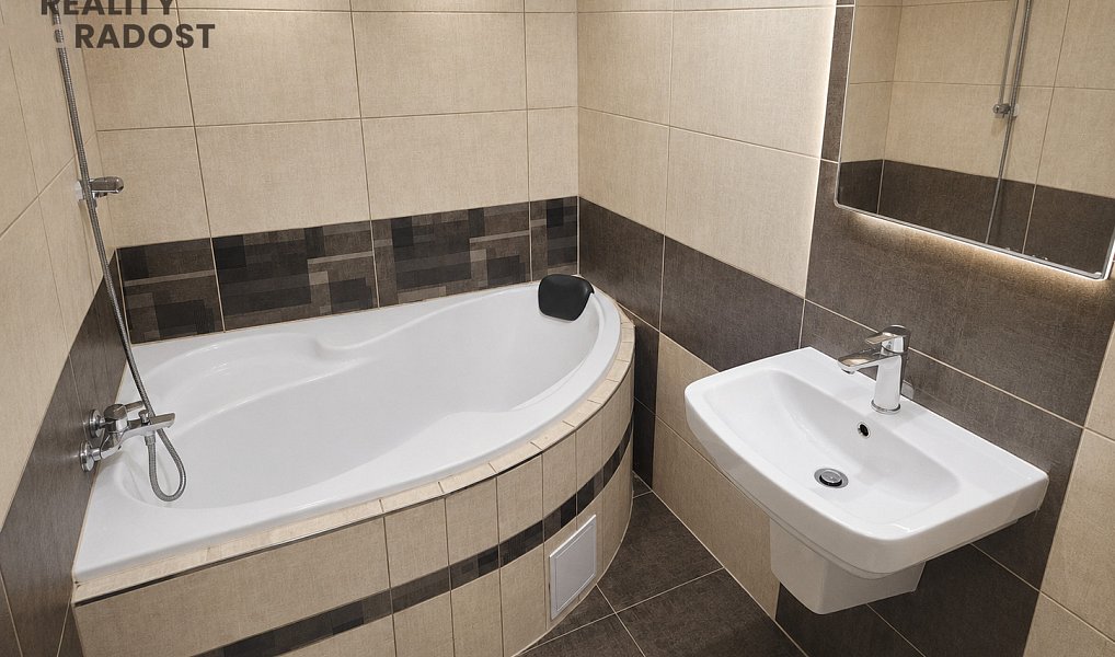 Prodej bytu 3+1 110 m², Teplice – náhled fotky 9