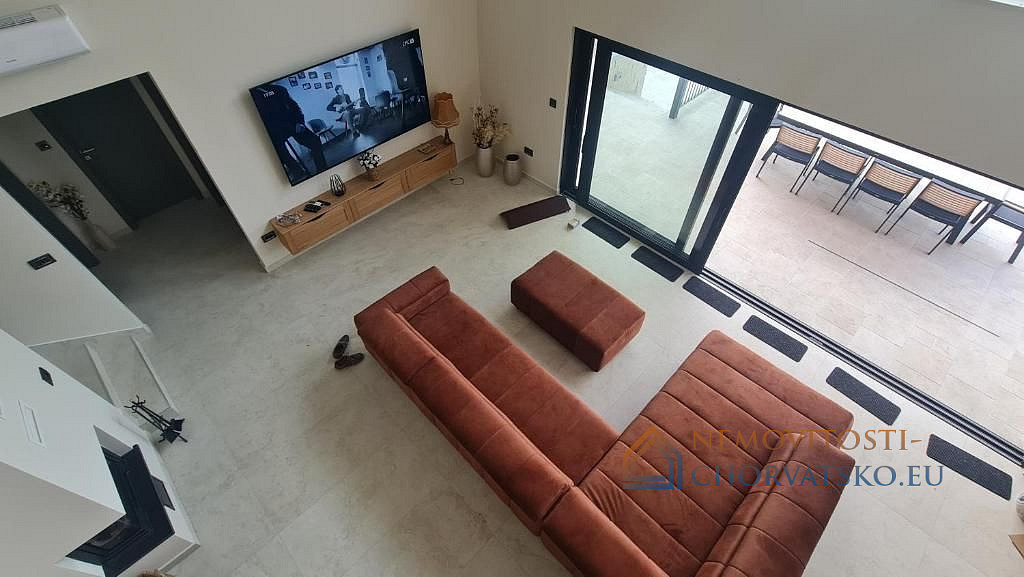 Prodej domu 230 m² s pozemkem 1 400 m² - Więcej