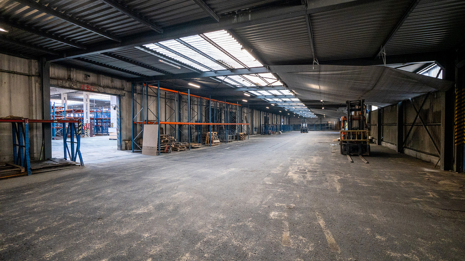 Pronájem skladovacích prostor 957 m² – fotografie 5