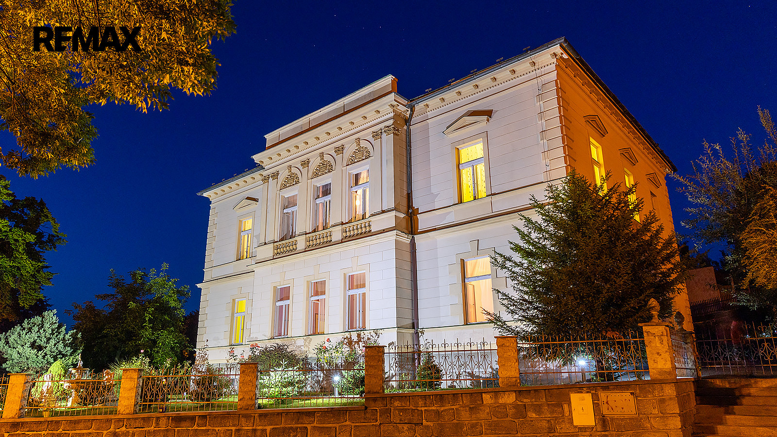 Prodej domu 543 m² s pozemkem 2 151 m²