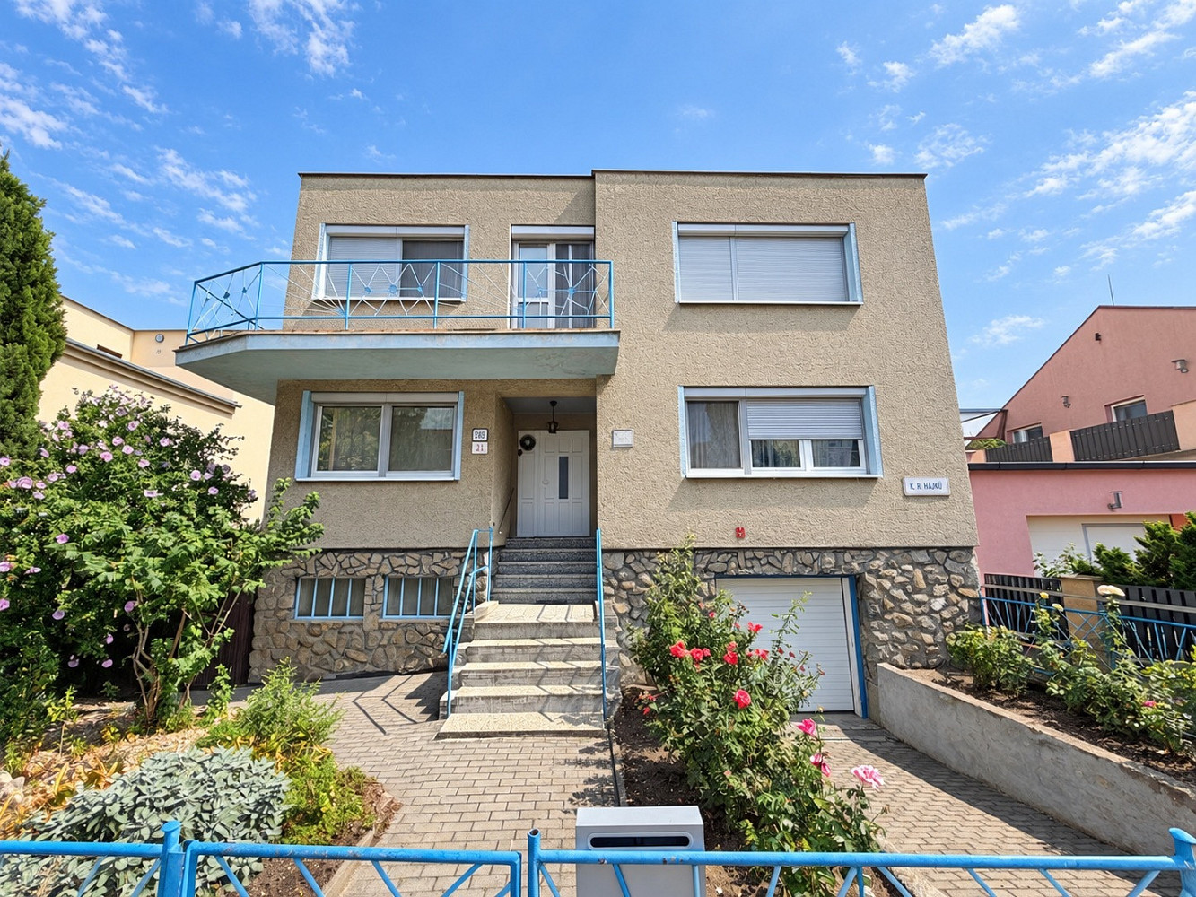 Prodej domu 200 m² s pozemkem 503 m² – fotografie 2