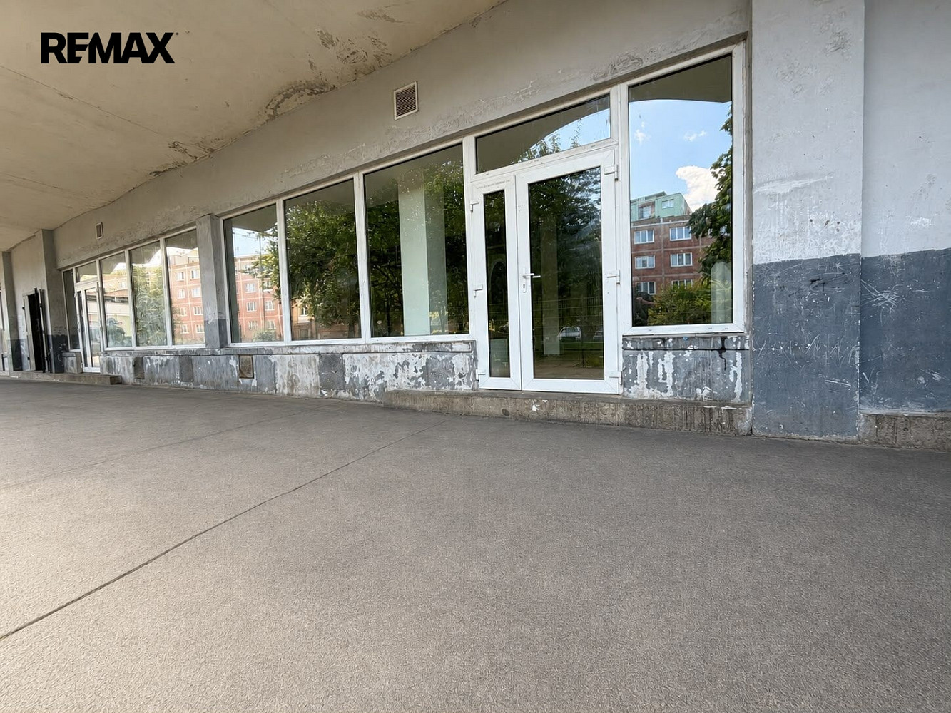 Pronájem obchodních prostor 168 m² – fotografie 2