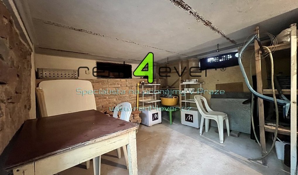 Pronájem domu 30 m² s pozemkem 160 m², Jesenice – náhled fotky 11