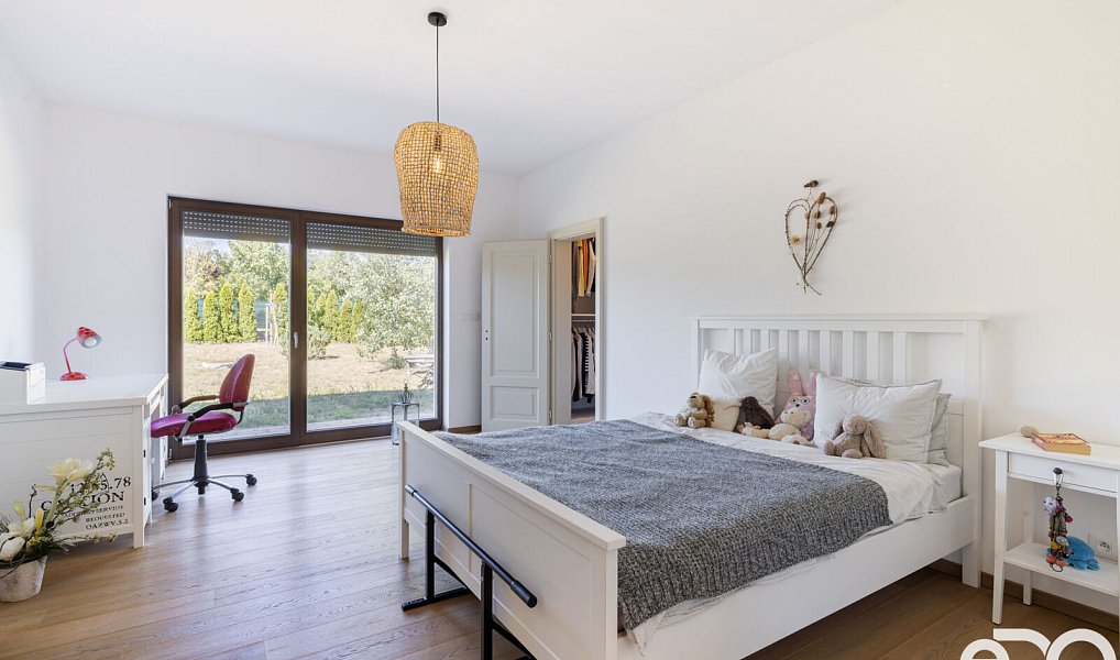 Prodej domu 219 m² s pozemkem 1 721 m², Trnová – náhled fotky 15
