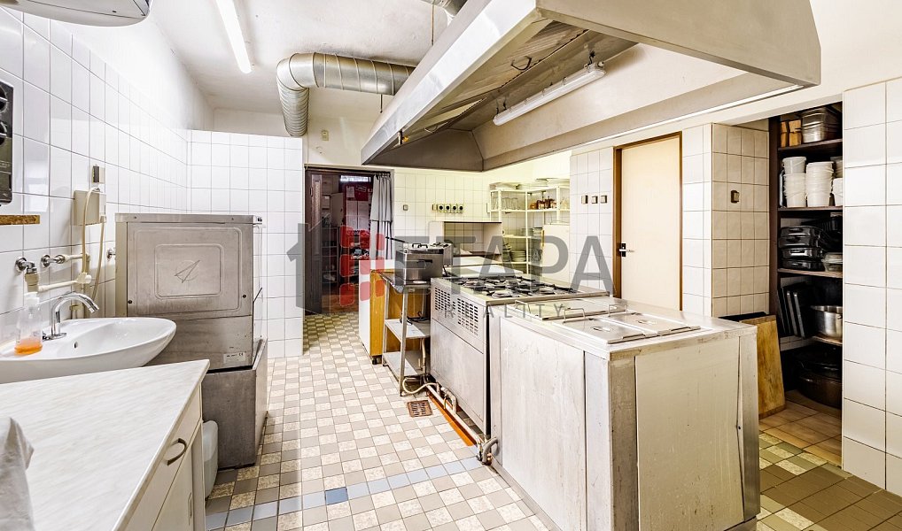 Prodej ubytovacího objektu 432 m², Ražice – náhled fotky 18
