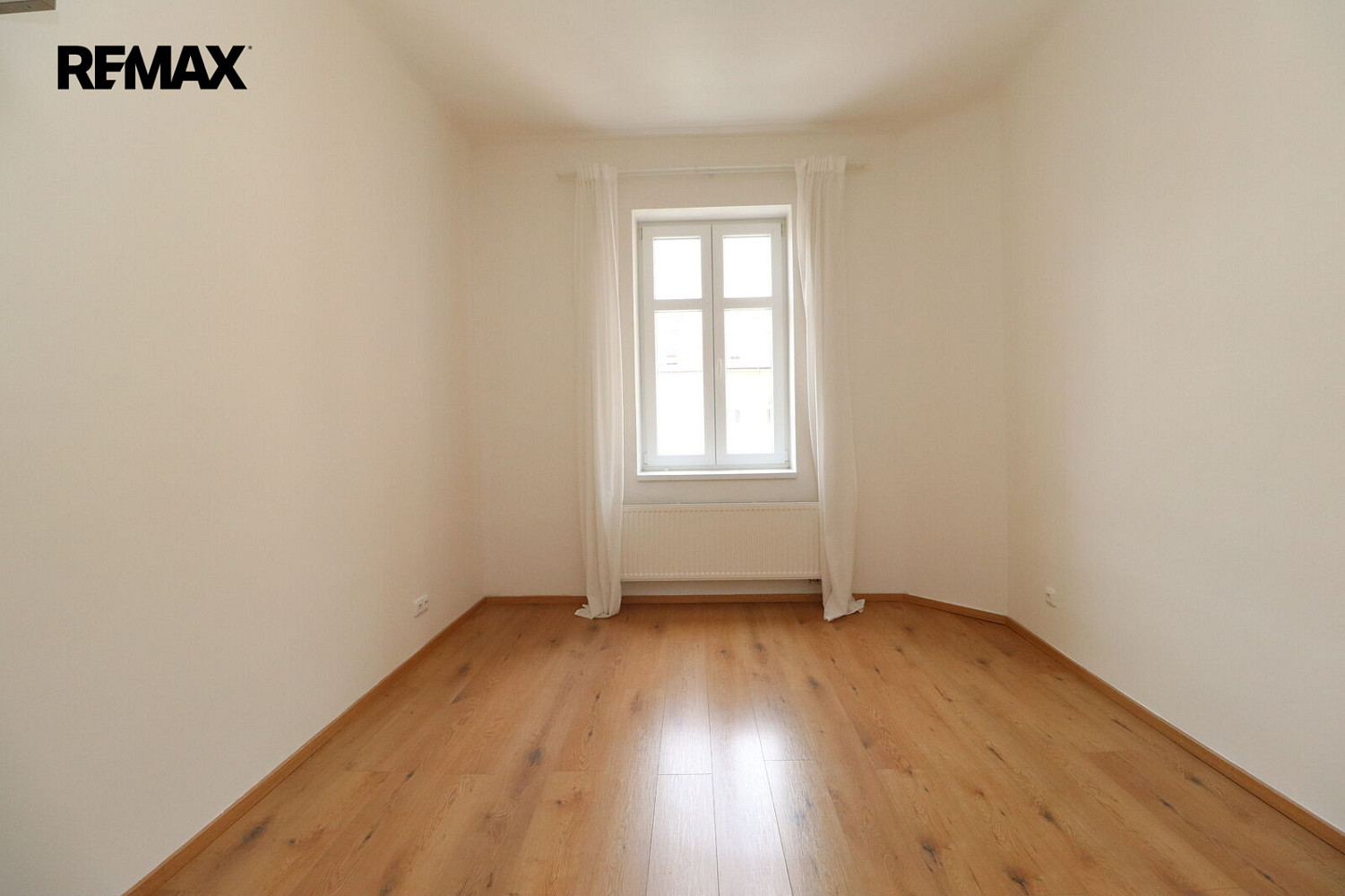 Pronájem bytu 2+kk 40 m² – fotografie 4