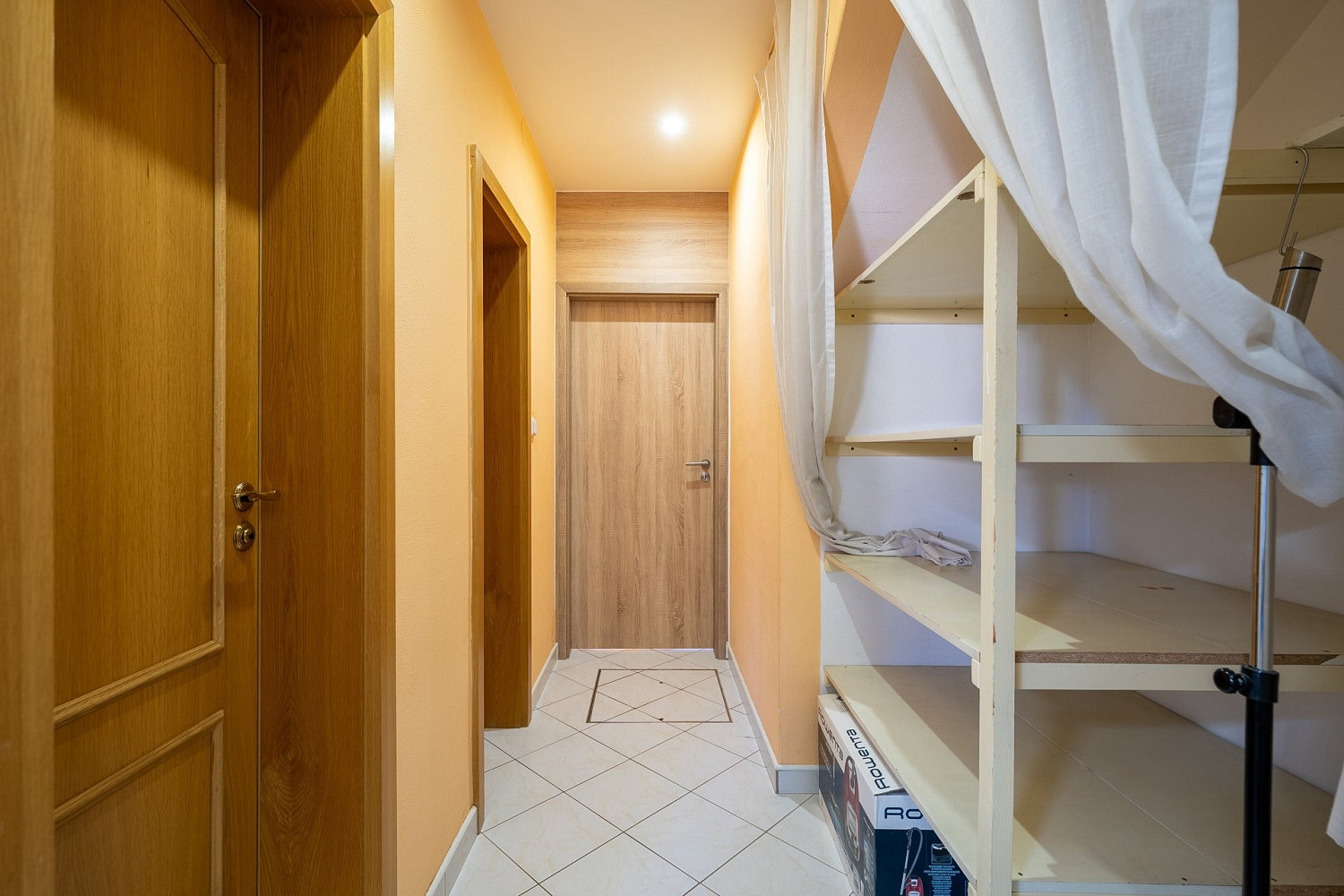 Pronájem kanceláře 40 m² – fotografie 3