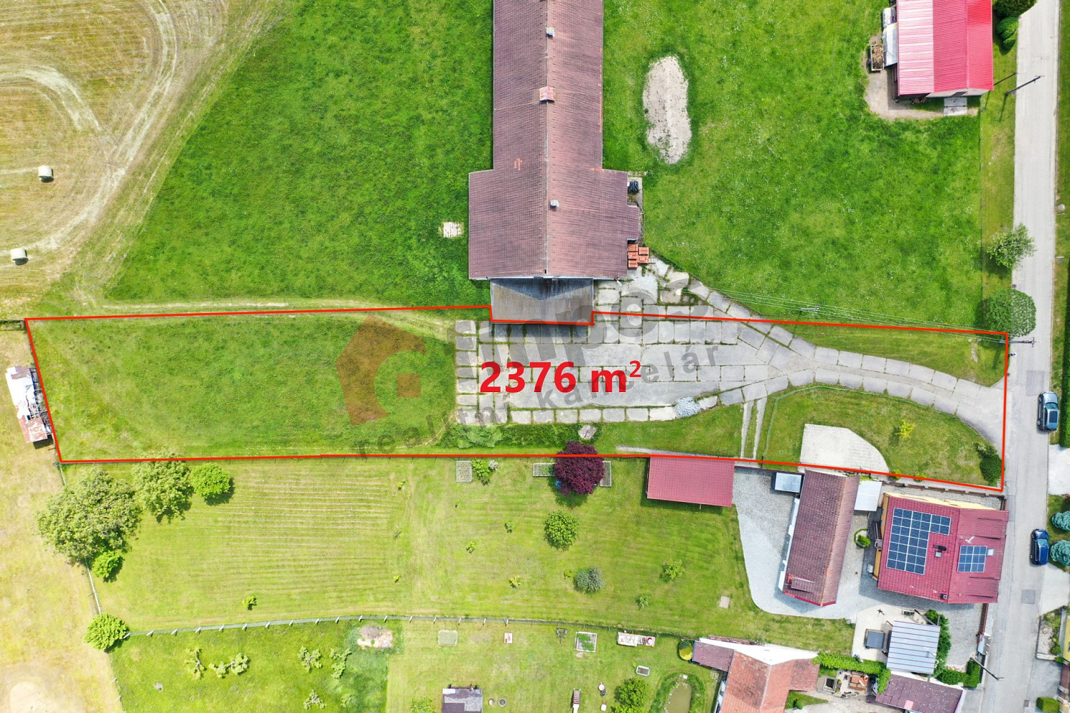 Prodej stavebního pozemku 2 376 m² – fotografie 2