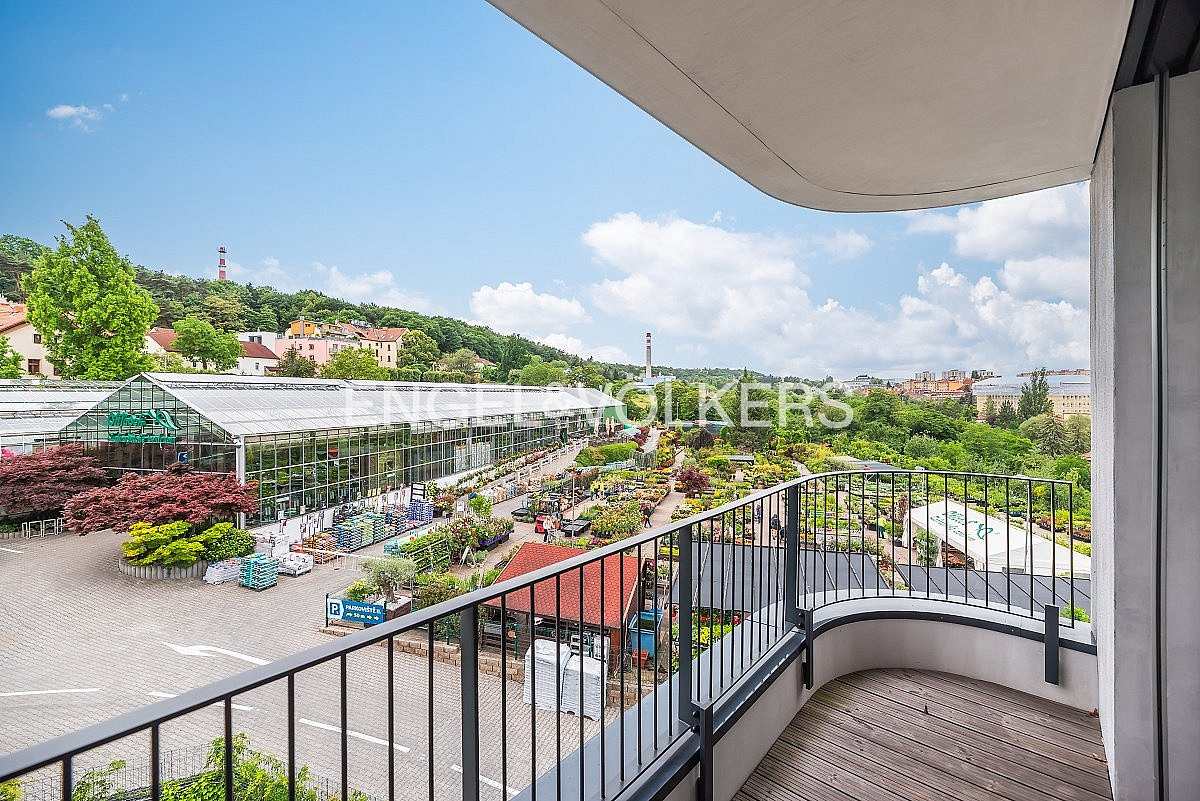 Pronájem bytu 2+kk 65 m² — photo 2