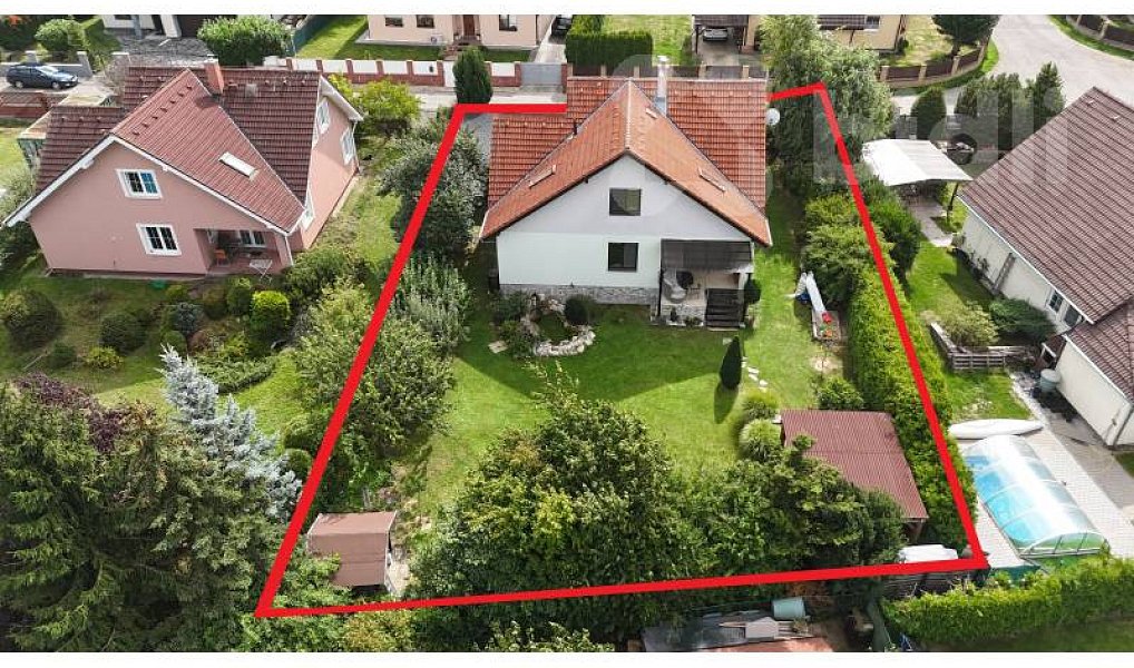 Prodej domu 205 m² s pozemkem 809 m², Jesenice – náhled fotky 31