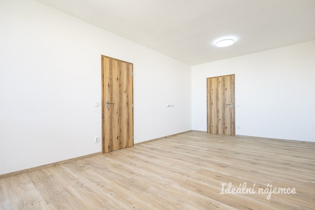 Pronájem bytu 4+1 74 m² — photo 5