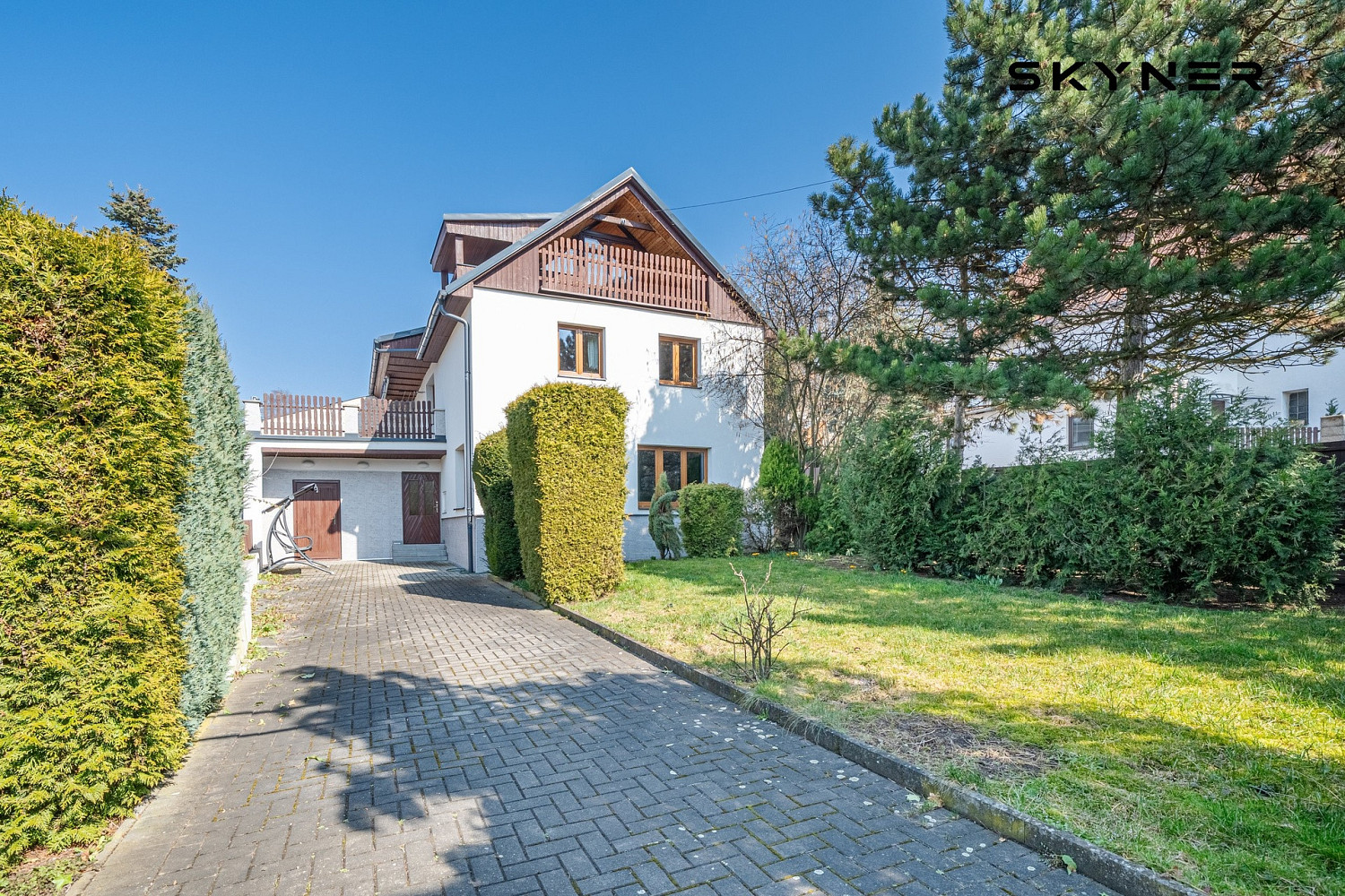 Prodej domu 300 m² s pozemkem 585 m²