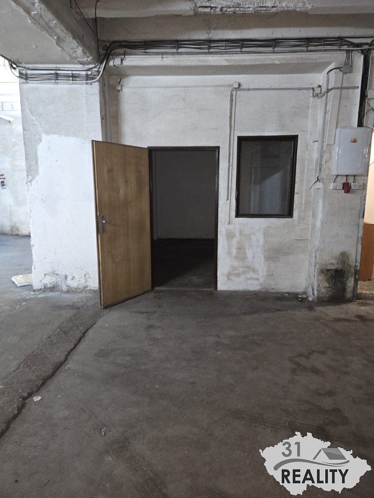 Pronájem skladovacích prostor 160 m² – fotografie 4