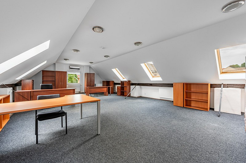 Pronájem skladovacích prostor 144 m² – fotografie 2