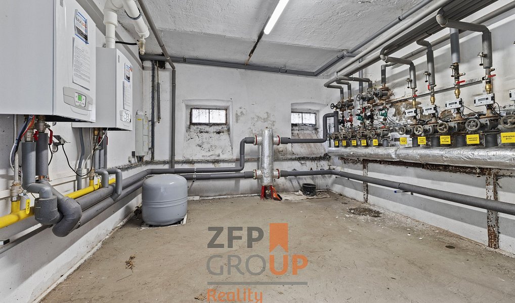 Prodej domu 1 200 m² s pozemkem 381 m², Náchod – náhled fotky 34