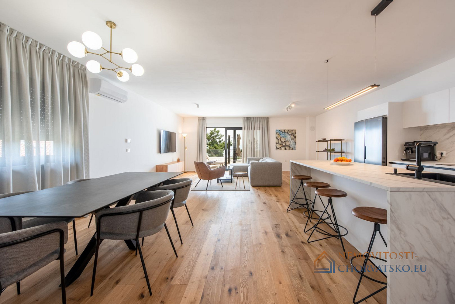 Prodej domu 190 m² s pozemkem 190 m² - Meer