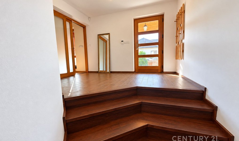 Prodej domu 258 m² s pozemkem 1 073 m², Blovice – náhled fotky 17
