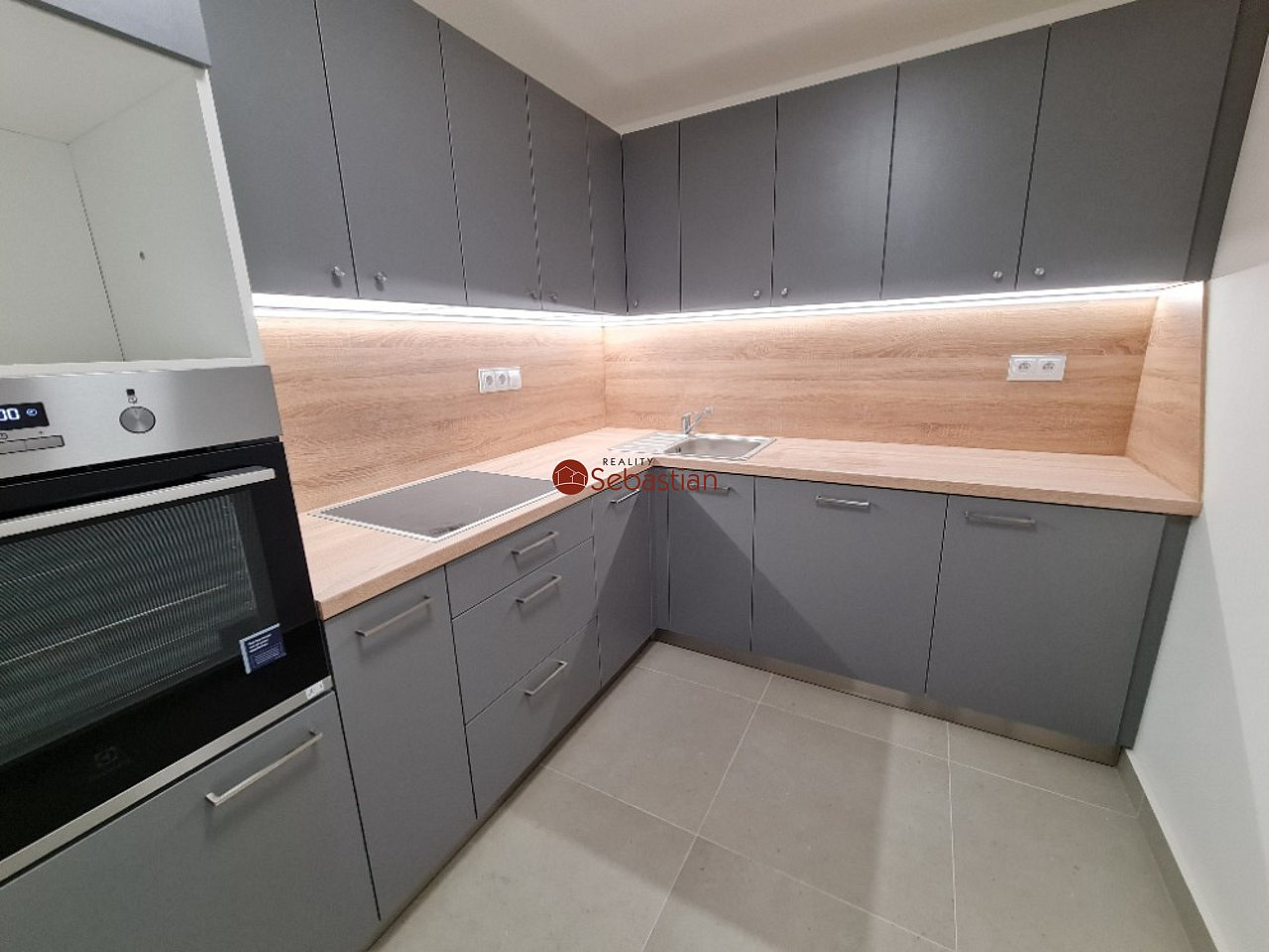 Pronájem bytu 3+1 99 m² – fotografie 5