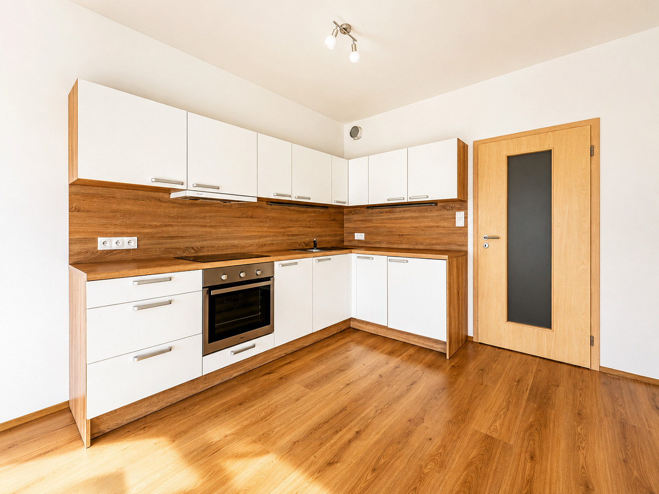 Pronájem bytu 1+kk 32 m² – pohled 4