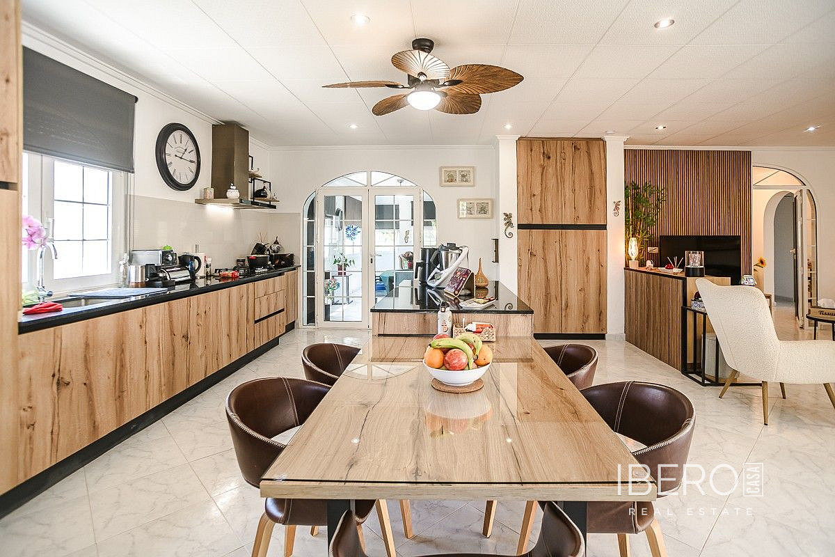 Casa 4+kk – Elx / Elche, Regs del Porvenir, la Marina - Más