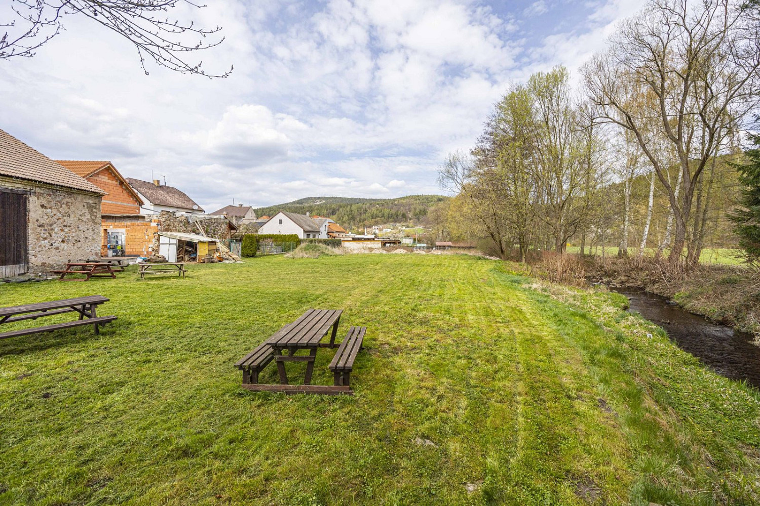 Prodej stavebního pozemku 2 314 m² – pohled 4
