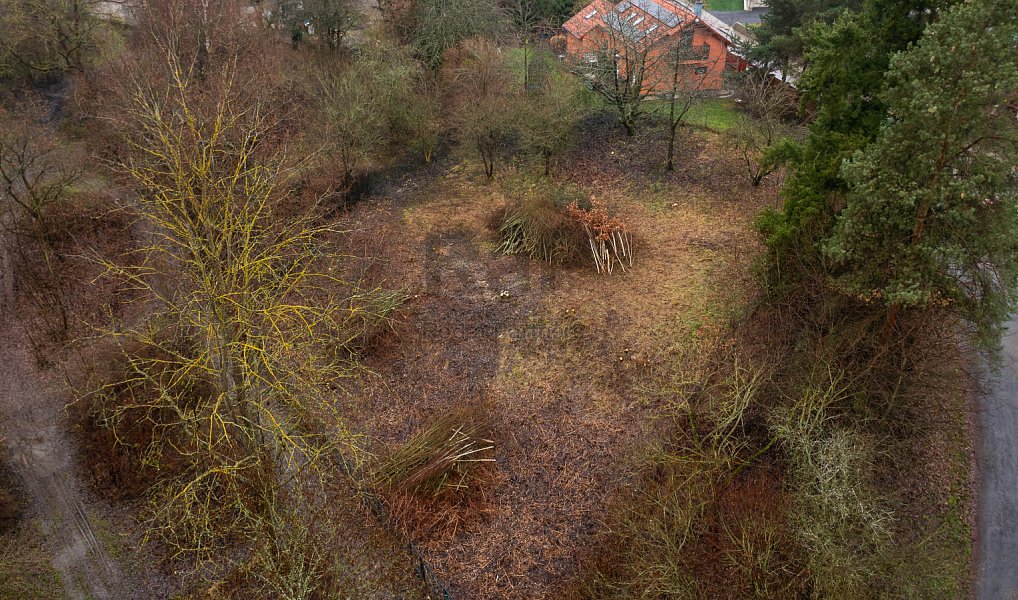 Prodej stavebního pozemku 1 247 m², Velké Popovice – náhled fotky 3