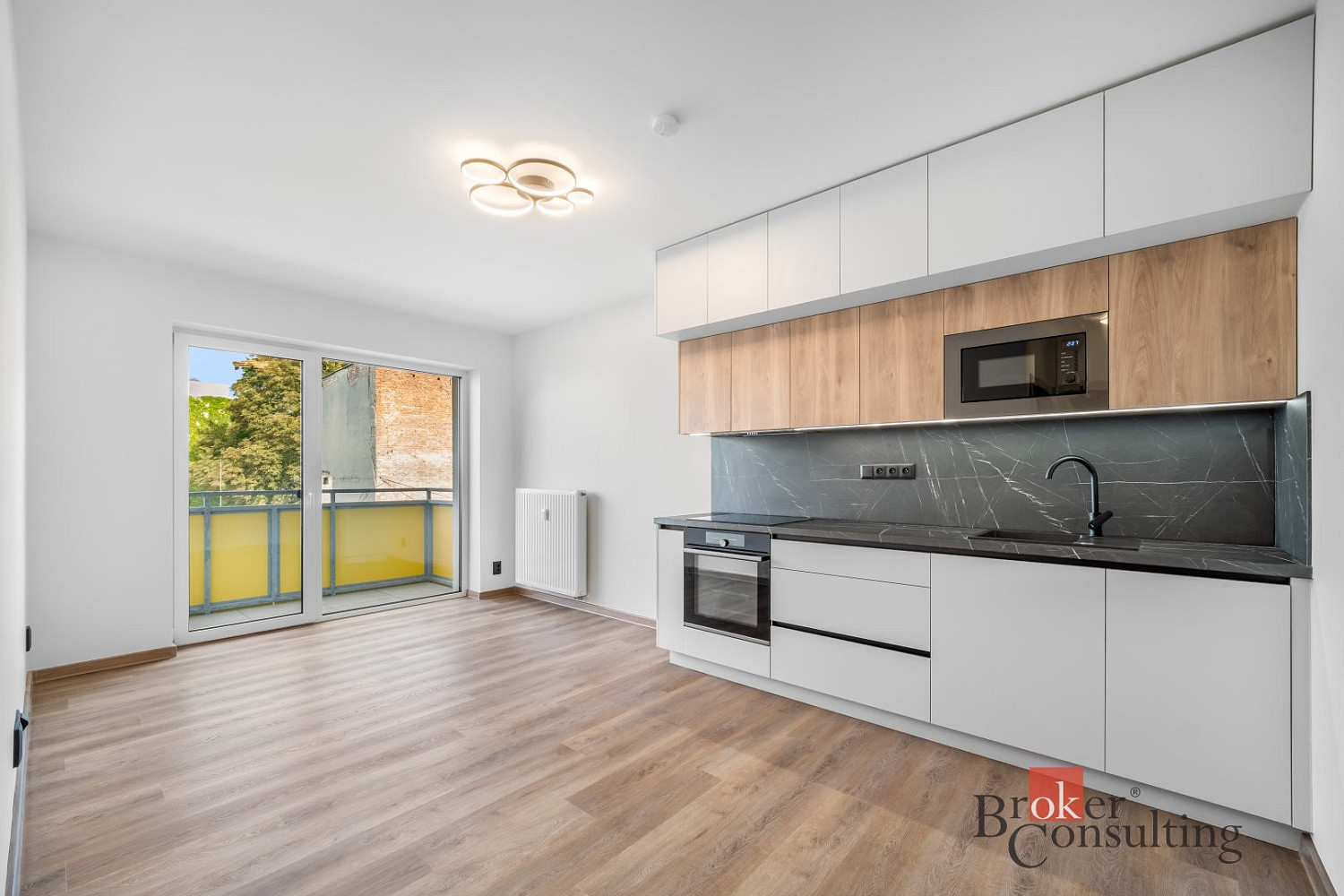 Pronájem bytu 2+kk 45 m² – fotografie 2