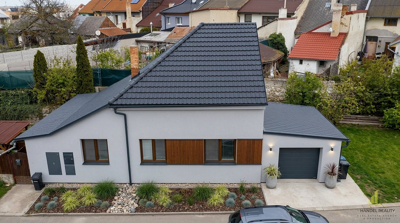 Prodej domu 189 m² s pozemkem 274 m² — photo 2