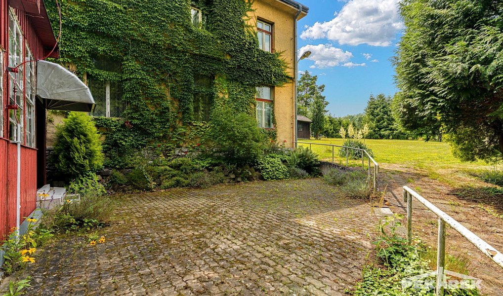 Prodej ubytovacího objektu 1 400 m², Samopše – náhled fotky 26