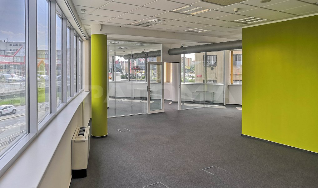 Pronájem kanceláře 956 m², Praha – náhled fotky 2