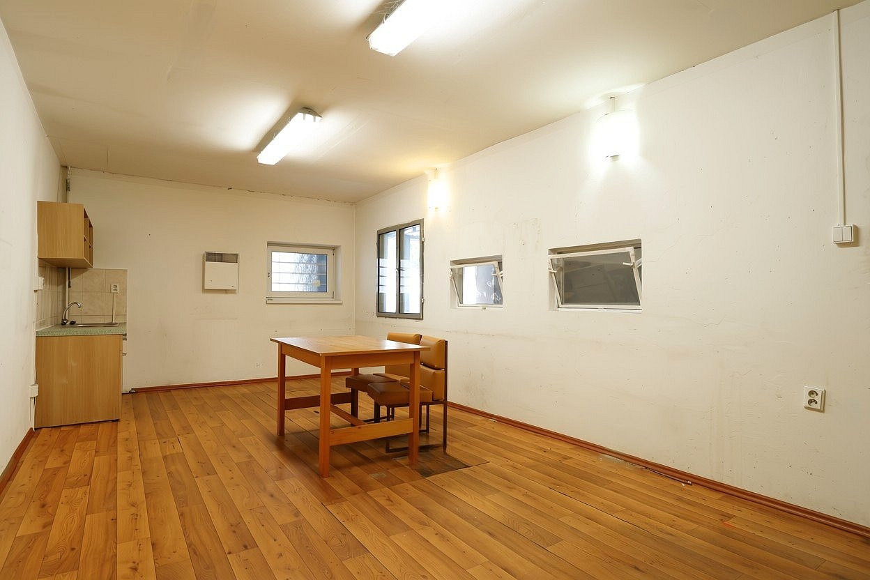 Pronájem skladovacích prostor 260 m² – fotografie 3