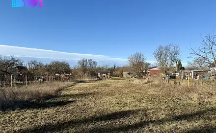 Prodej stavebního pozemku 1 809 m², Znojmo