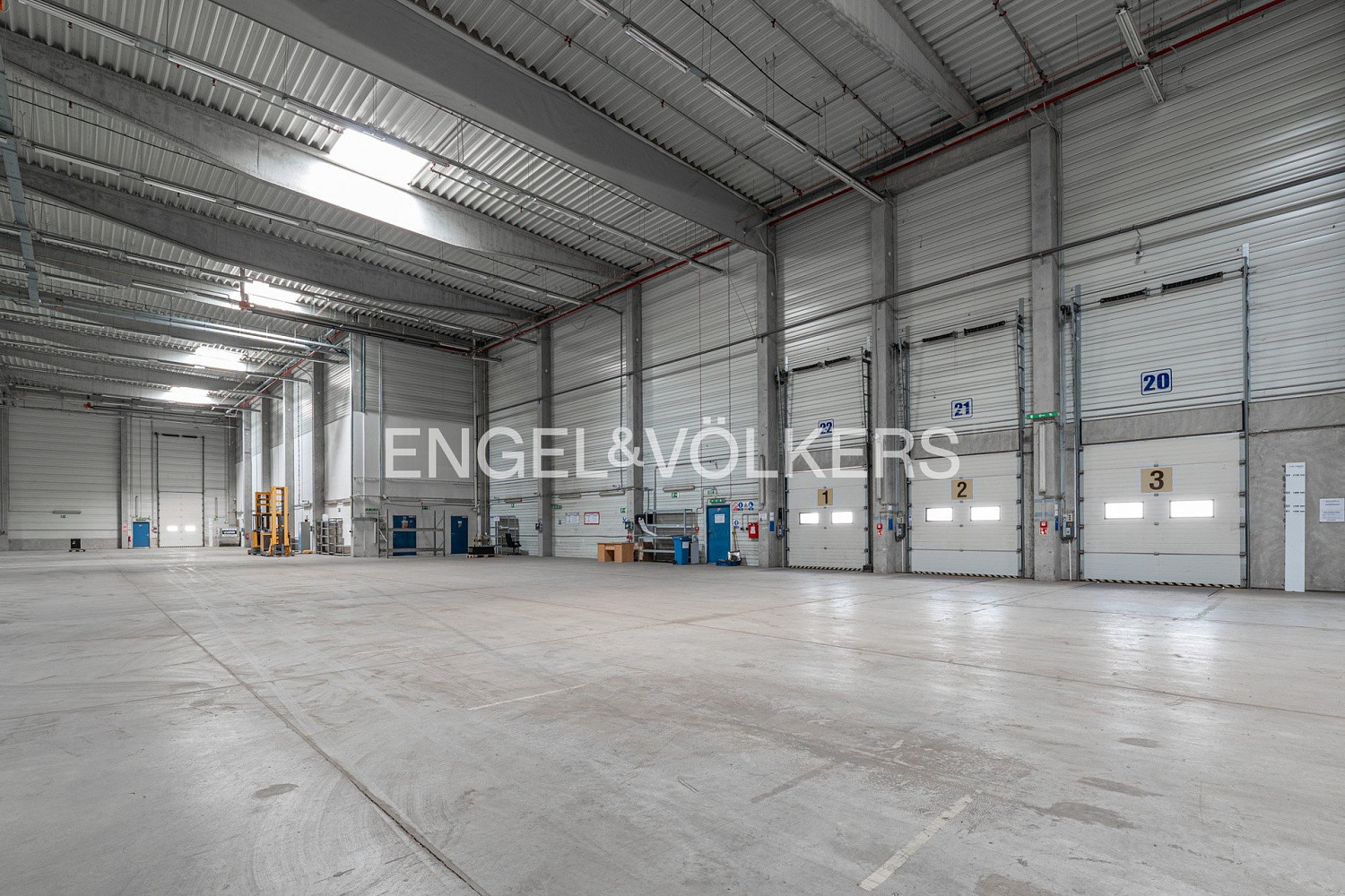 Pronájem skladovacích prostor 3 661 m² – fotografie 4