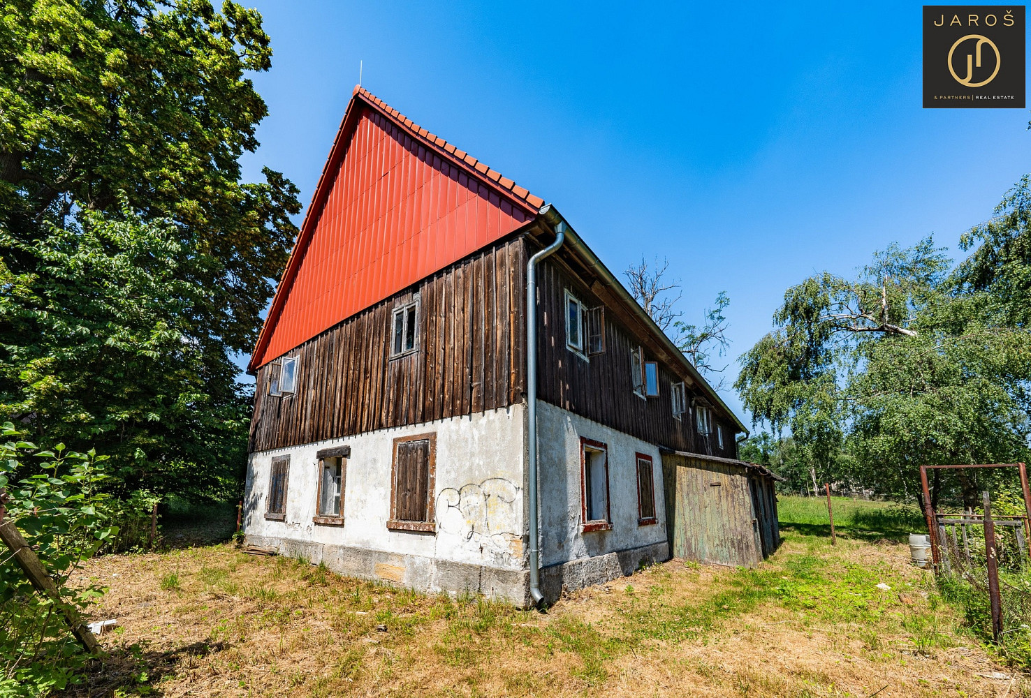 Prodej domu 201 m² s pozemkem 5 820 m²