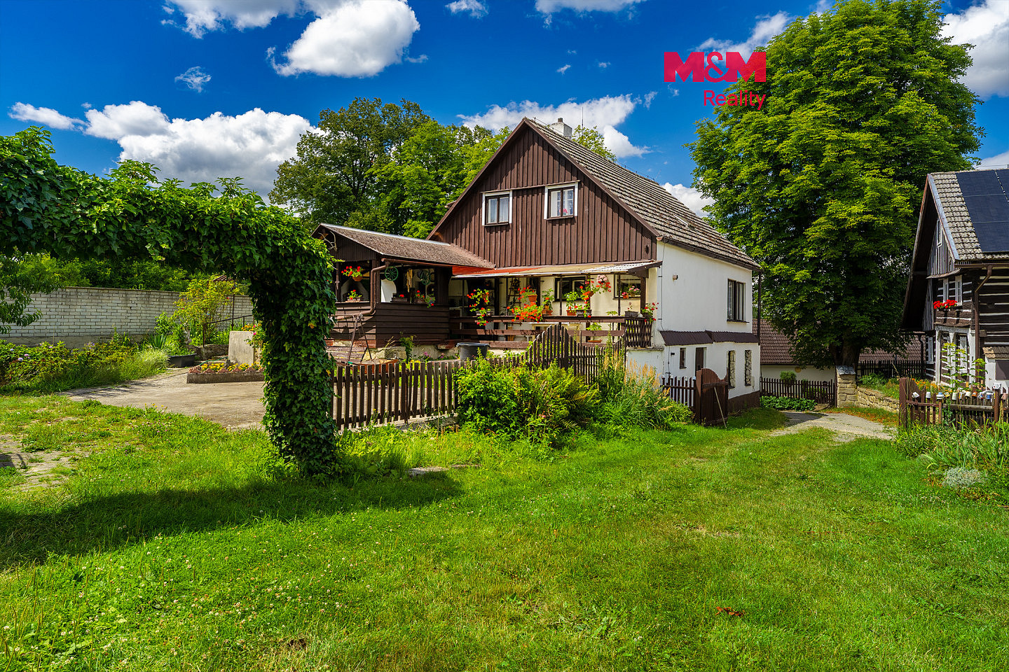 Prodej domu 145 m² s pozemkem 2 156 m²