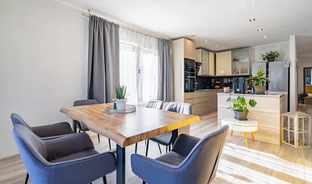 Prodej domu 216 m² s pozemkem 1 768 m², Kaplice – náhled fotky 4