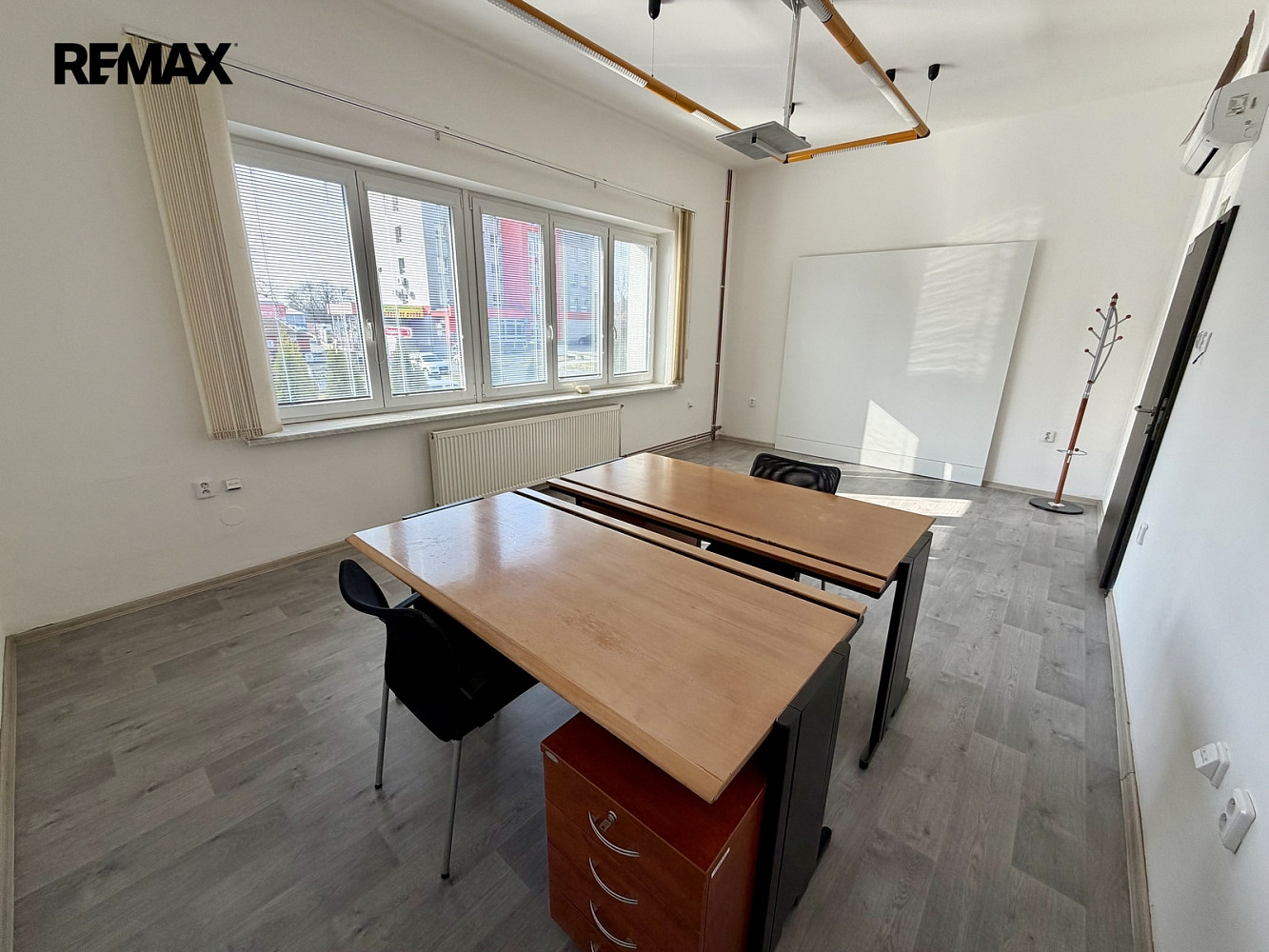 Pronájem kanceláře 24 m² – fotografie 4