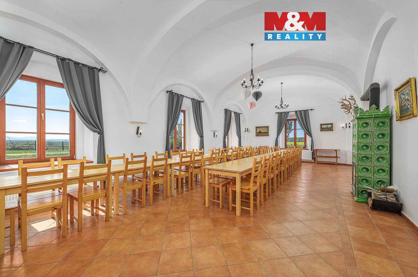 Prodej restaurace 76 556 m²