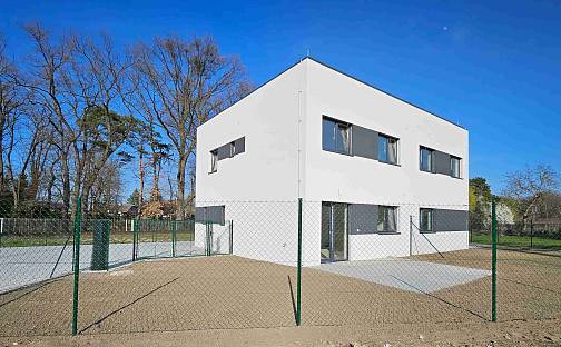 Prodej domu 104 m² s pozemkem 298 m²