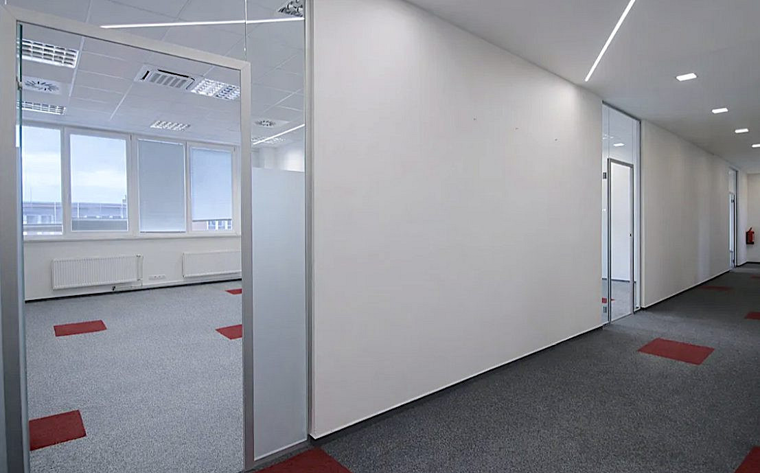 Pronájem kanceláře 714 m² – fotografie 4