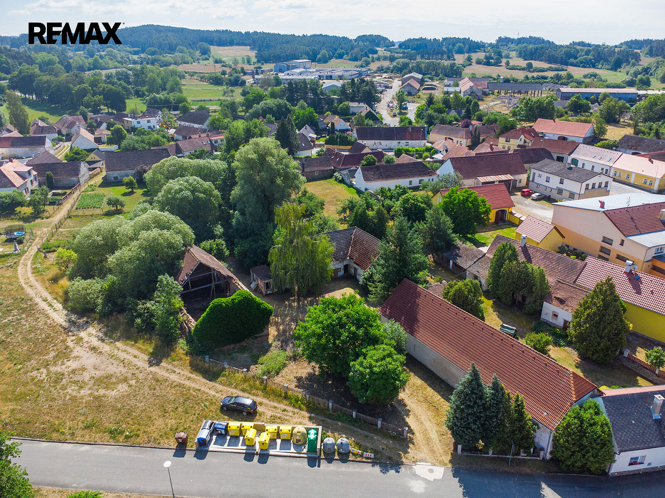 Prodej stavebního pozemku 2 388 m² – fotografie 2