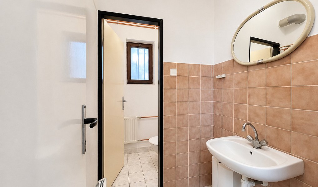 Prodej výrobních prostor 600 m², Pardubice – náhled fotky 24