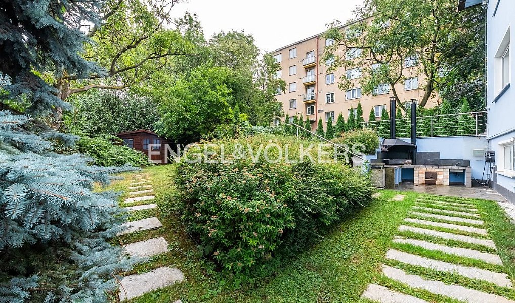 Pronájem kanceláře 700 m², Praha – náhled fotky 16